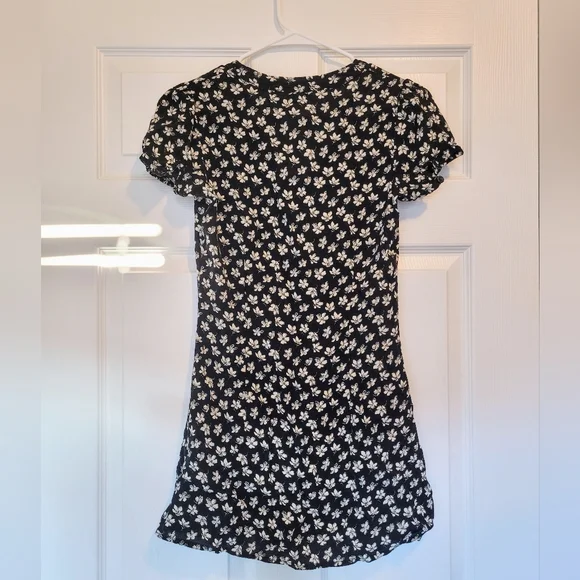 Forever 21 women's black and white mini dress - Picture 2 of 4